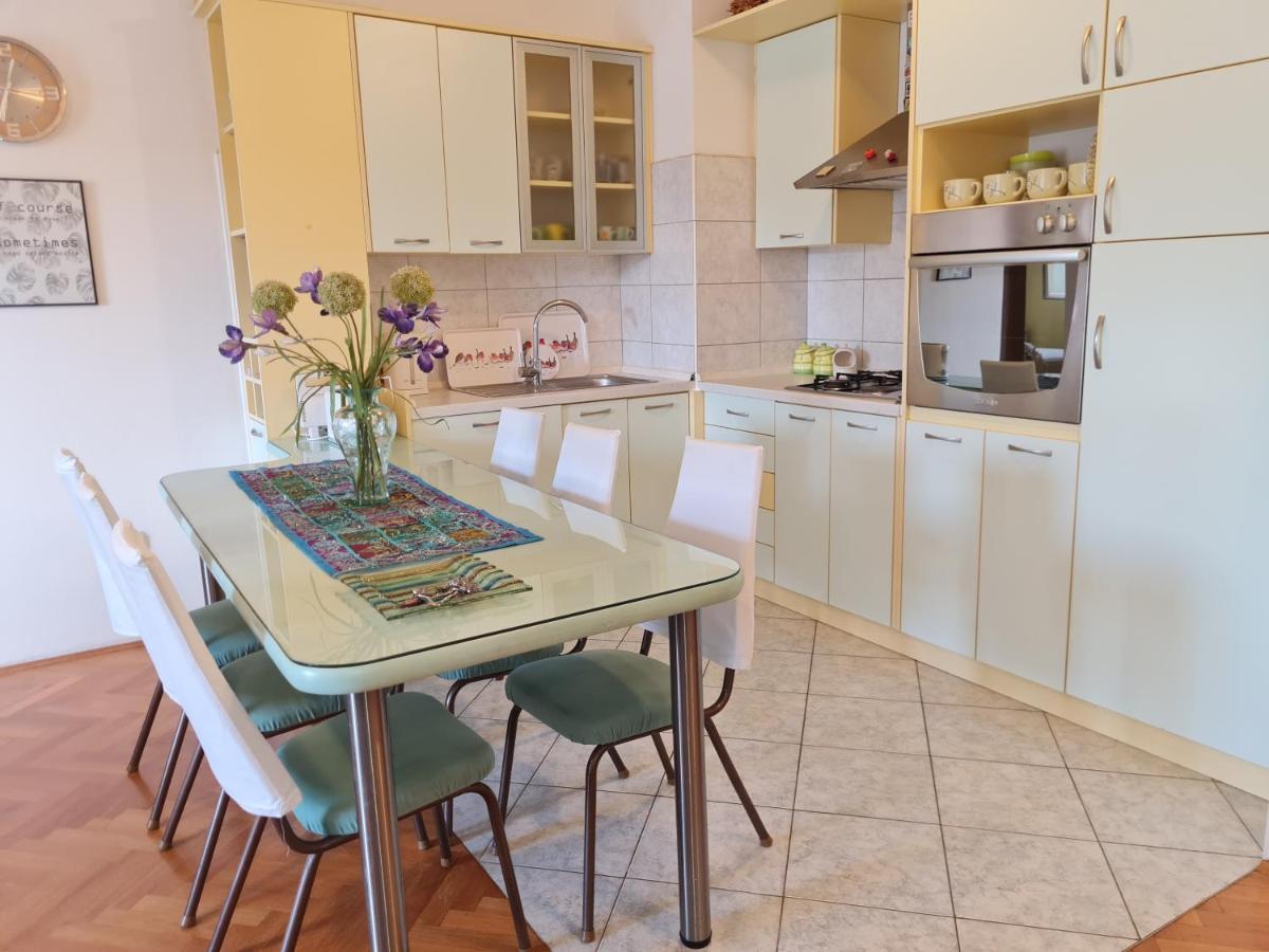 Apartment Silva, 50M From Beach Makarska Eksteriør bilde