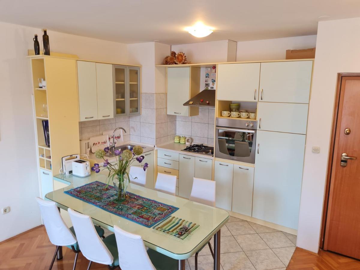 Apartment Silva, 50M From Beach Makarska Eksteriør bilde